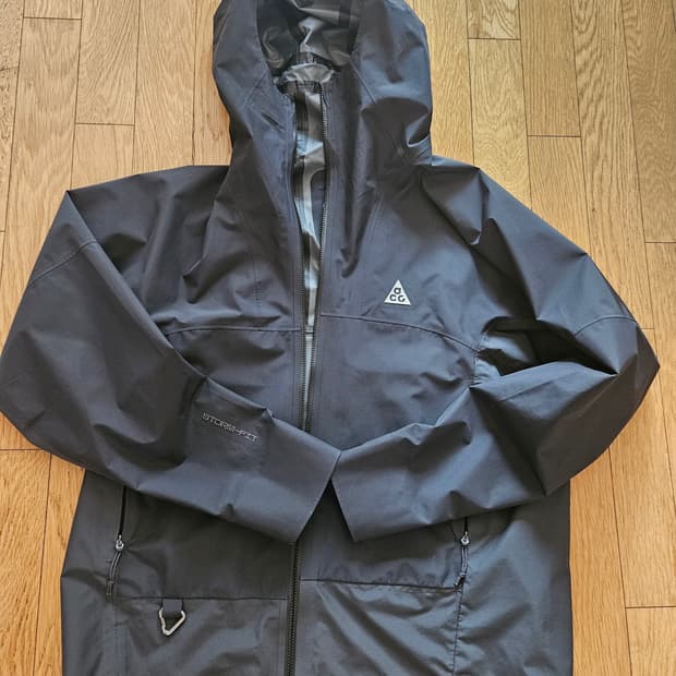 나이키 ACG 스톰핏 ADV 케스케이드 바람막이 자켓 오프 느와르