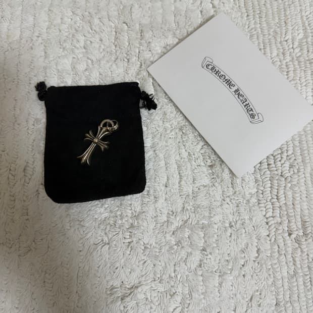 크롬하츠 크로스 위드 베일