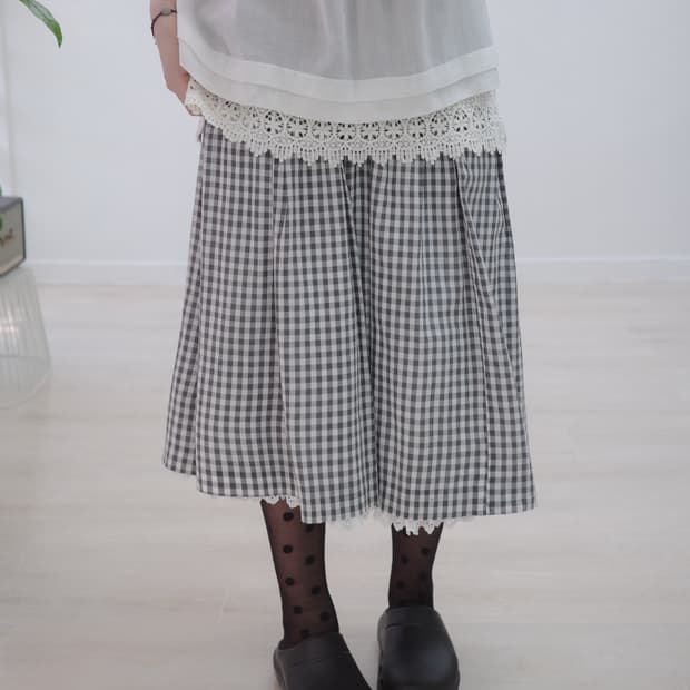 Charcoal Gobang Check Skirt