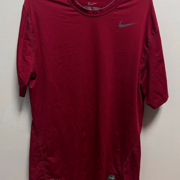 나이키 프로 컴뱃 드라이핏 반팔티 레드 L