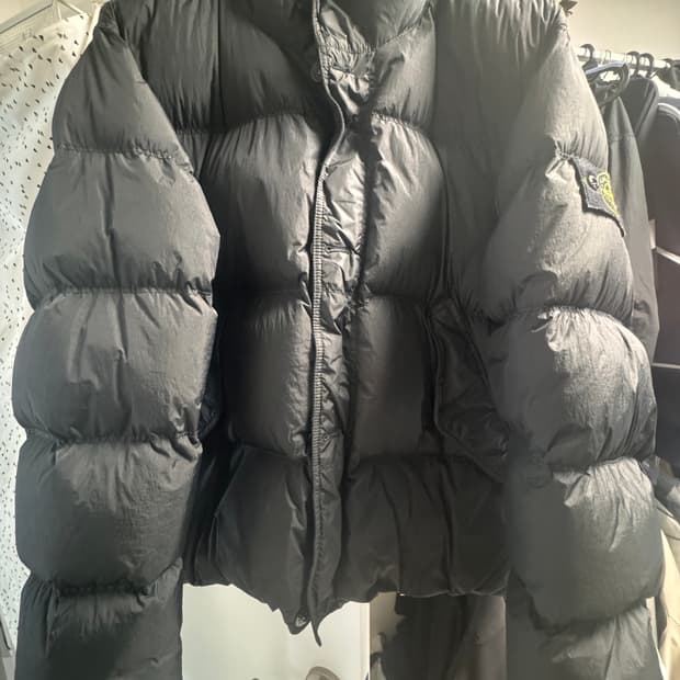 스톤아일랜드 24fw 크링클랩스 논후드 패딩