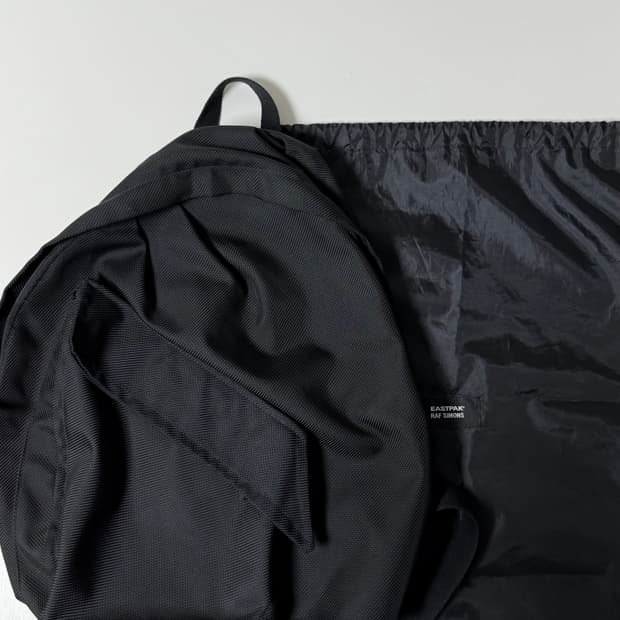 18FW 라프시몬스 이스트팩 백팩 블랙