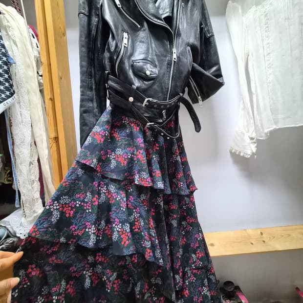 편집샾양가죽 라이더. 쥬시쥬디 언발캉캉스커트