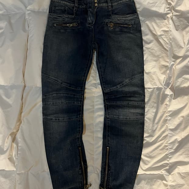 발망(Balmain)시그니처 아이템인