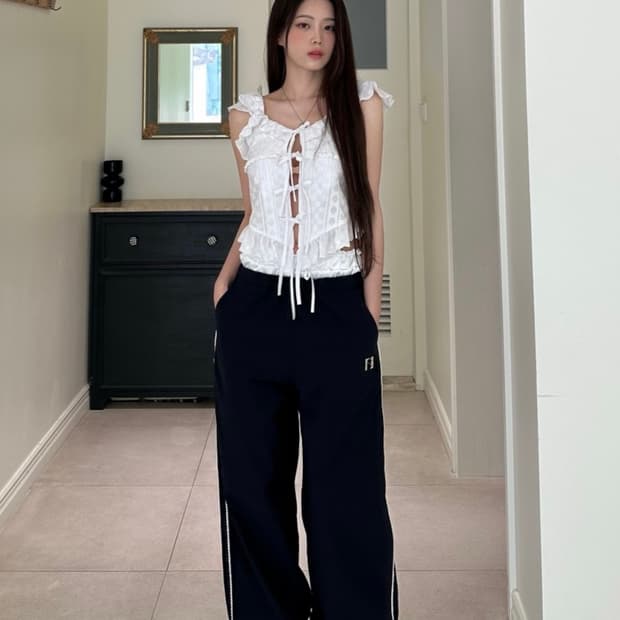 뉴얼린 엠블럼 나일론 와이드 팬츠 Newalrin emblem nylon