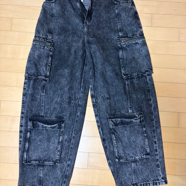 에잇세컨즈 커브드 카고팬츠  