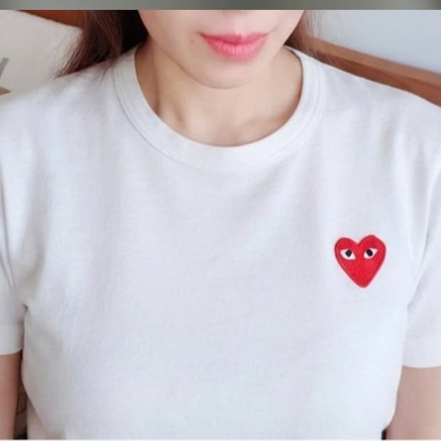 꼼데가르송 레드하트 반팔티
