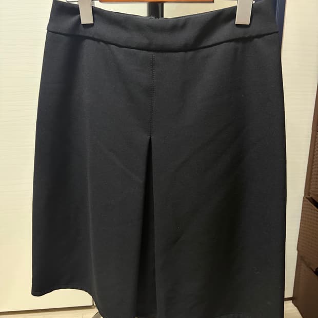 프라다 미디 스커트