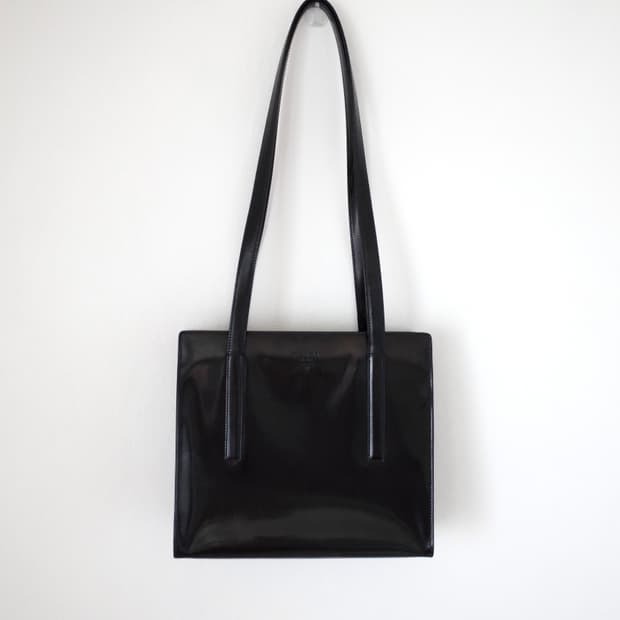 90s Prada 글로스 레더 숄더 토트백