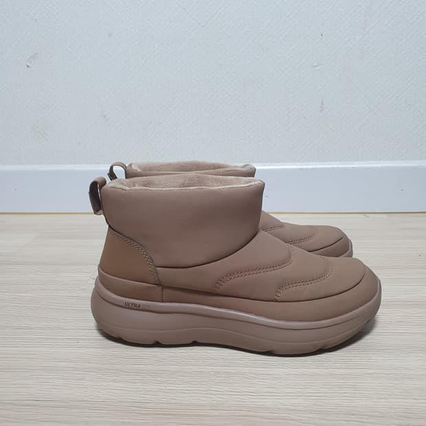 스케쳐스 울트라고 방한부츠 235