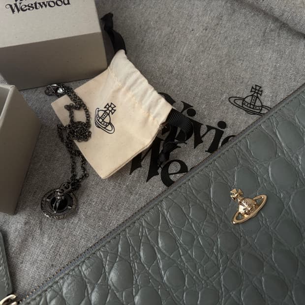 비비안웨스트우드 민트 클러치