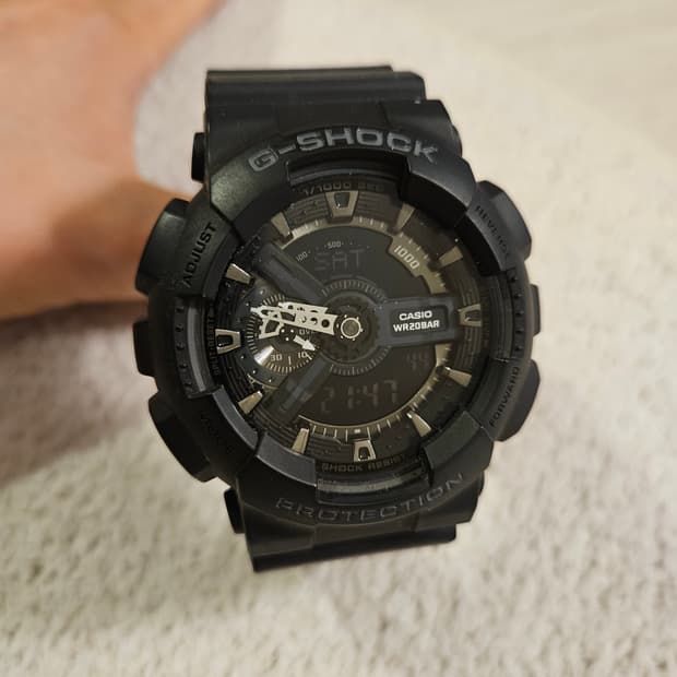 카시오 지샥 GA-110 블랙 시계