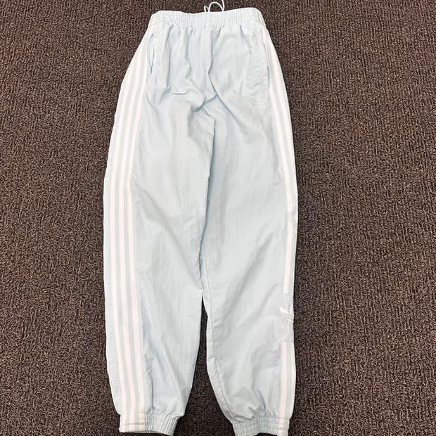 아디다스 트랙 조거팬츠 하늘색 S 26.5인치