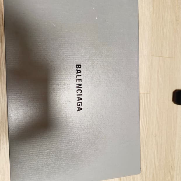 발렌시아가 3XL 화이트블랙 41