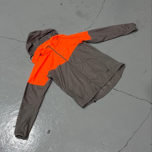 나이키(Nike) 러닝 오렌지, 그레이 배색 바람막이