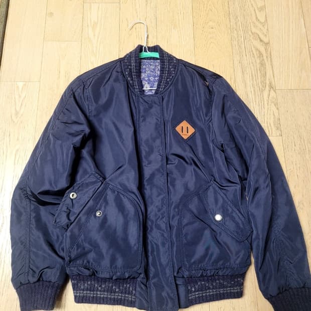 써스데이 아일랜드 리버시블 항공 점퍼 85(S)