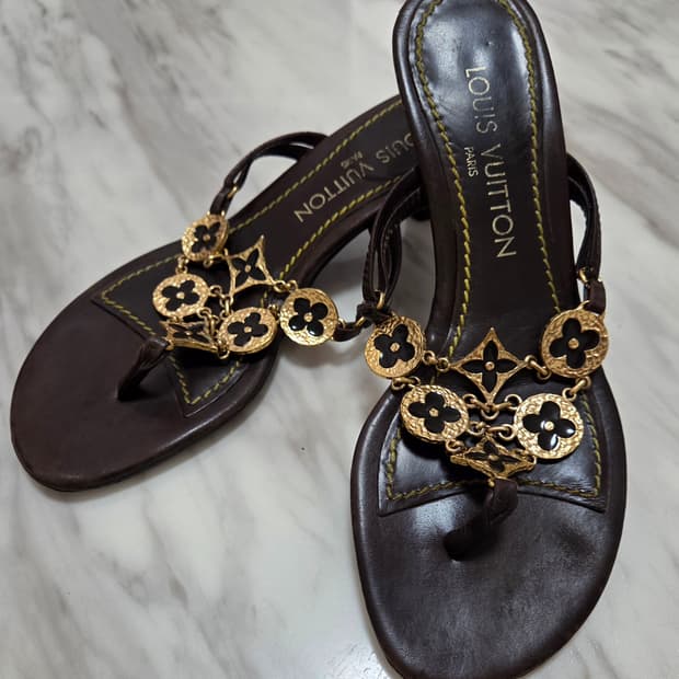 루이비통 여성 체인 샌들 
