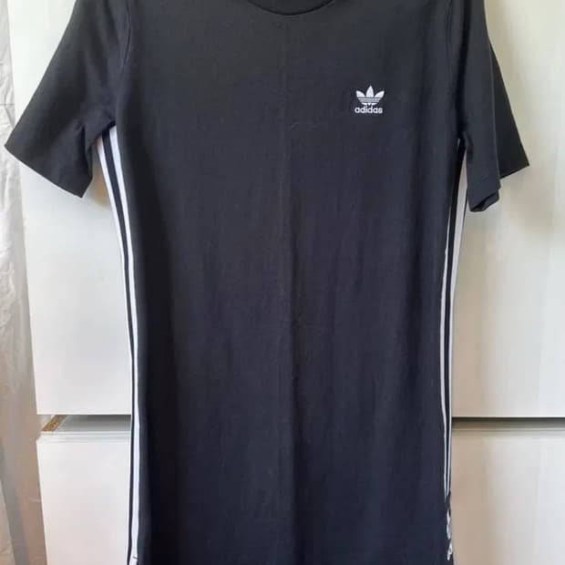아디다스 삼선 블랙 반팔 원피스