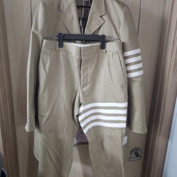 톰브라운 언컨스트럭티드 쓰리피스 세트(1/정품)