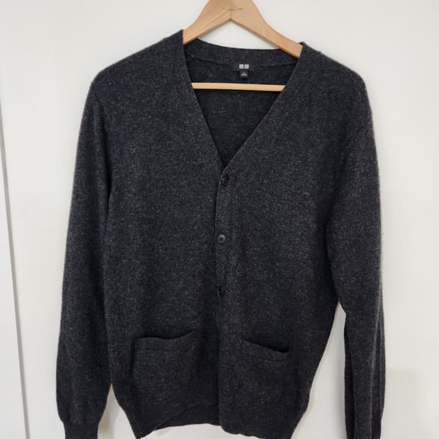 남자 유니클로 램스울 V넥 가디건