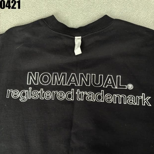  노메뉴얼 블랙 천사 맨투맨 M