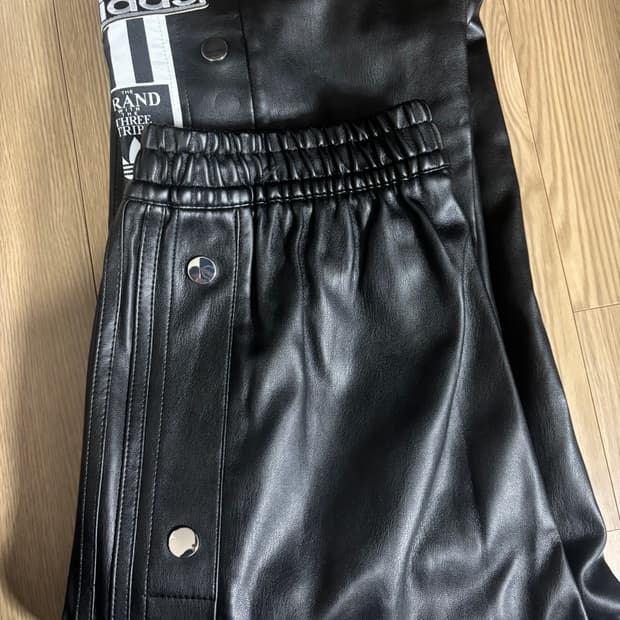 아디브레이크 레더 S