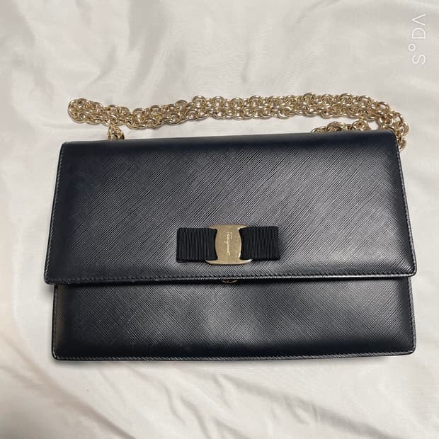 페라가모 블랙 체인백 간치니 FF 로고 크로스백