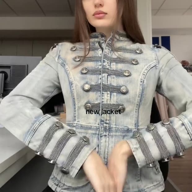 GUESS Napoleon Chain  Denim Jacket 