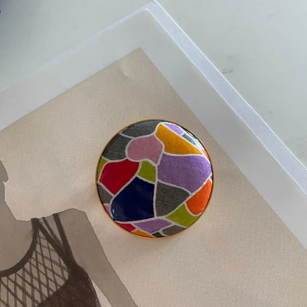 컬러 믹스 원형 빈티지 브로치 겸 팬던트