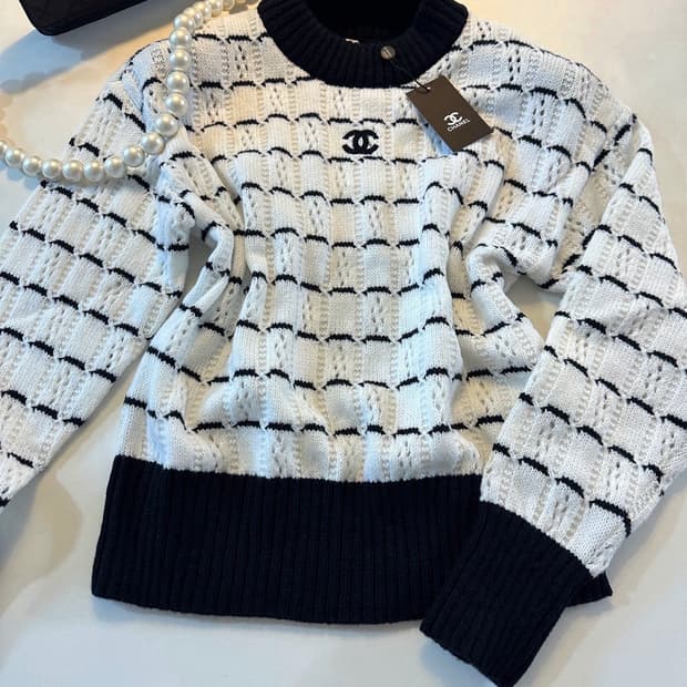 (새상품)샤넬니트
