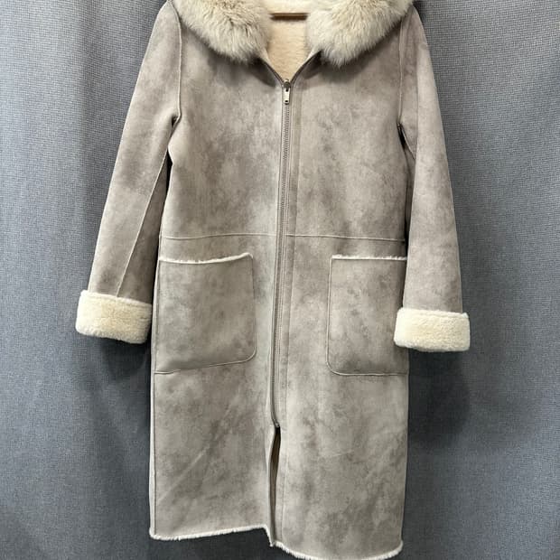 ZOOC 리버시블 롱후드 무스탕