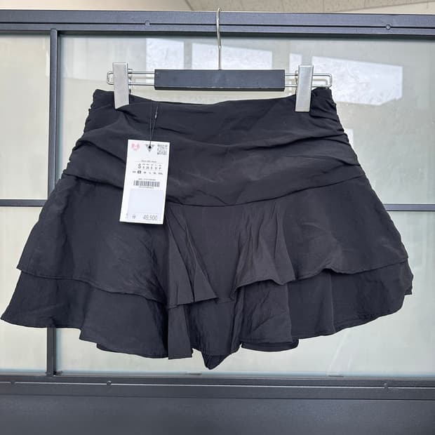 새상품/ zara 자라 프릴 미니스커트 속바지있음