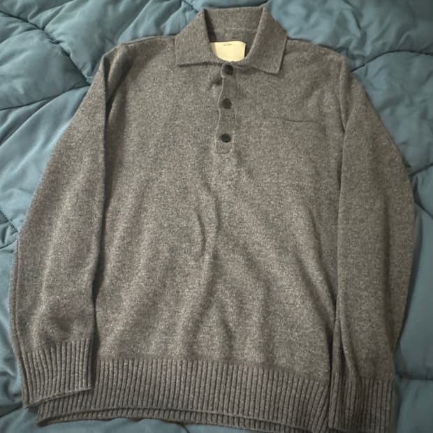 [포터리 X 미래에셋증권] 컴포트 포켓 폴로 니트 차콜