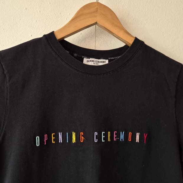 오프닝 세레모니 뉴욕 여성 로고자수반팔티셔츠 XS사이즈