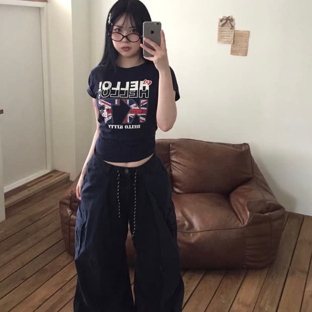 헬로키티 네이비 딱붙 런던 대대장 반팔티