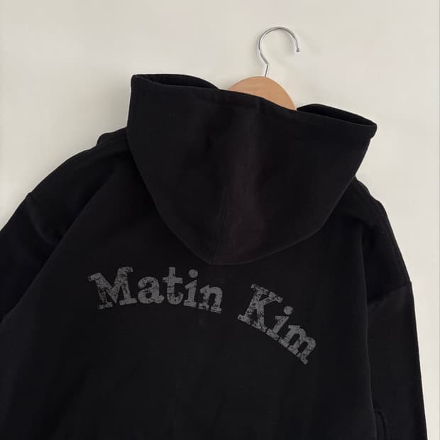 Matin Kim 마뗑킴 맨 블랙 백로고 투웨이 후드집업