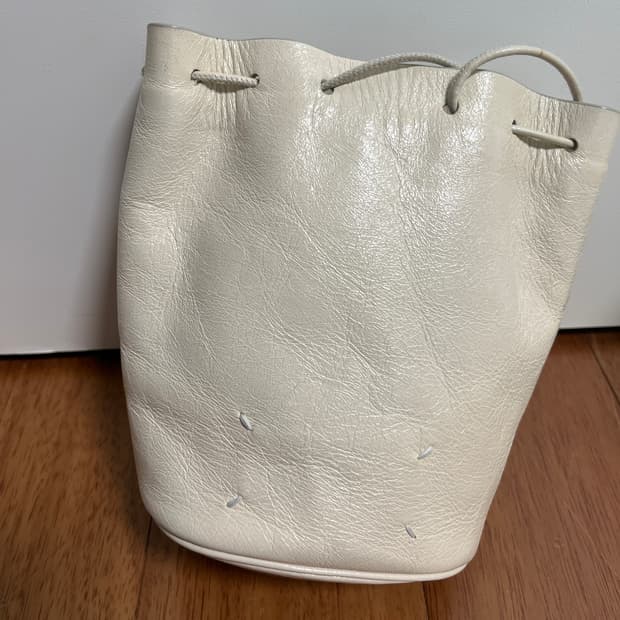 메종마르지엘라 타비 버킷백 