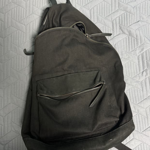 해칭룸 레더 데이팩 블랙