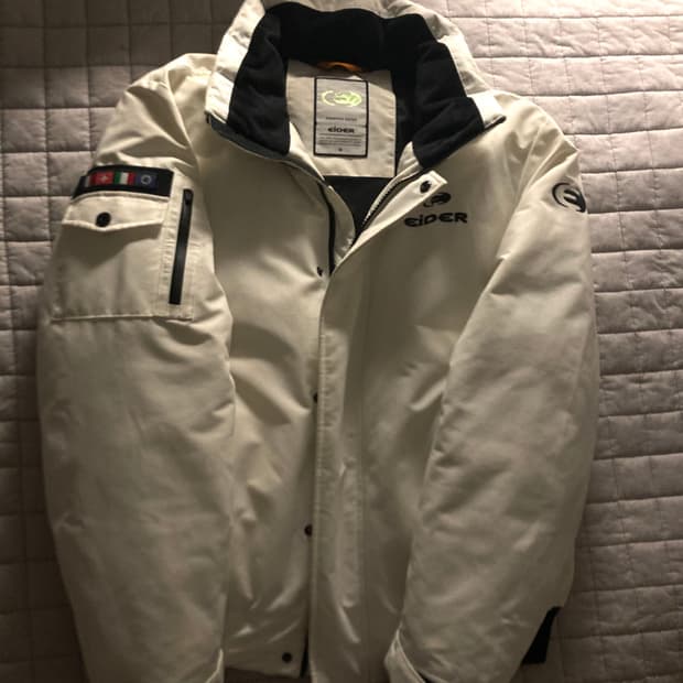 아이더 패딩 화이트 M 남여공용