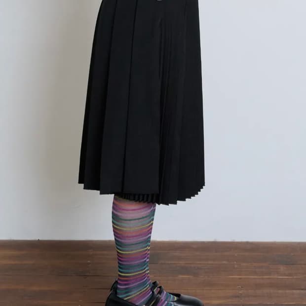 잇자바이브 미디스커트