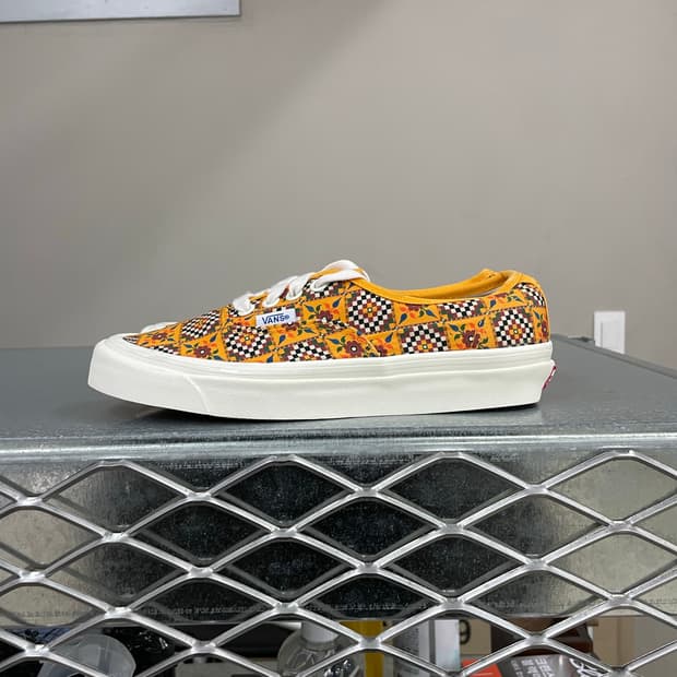 반스 어센틱 44 DX 애너하임 팩토리 타일 체커보드 240