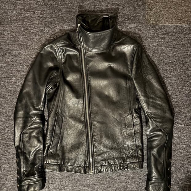 릭오웬스 몰리노 레더 자켓 48, 50 사이즈 삽니다 