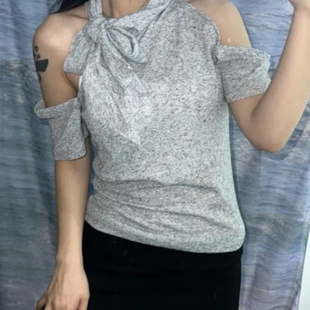 오픈숄더 리본 탑