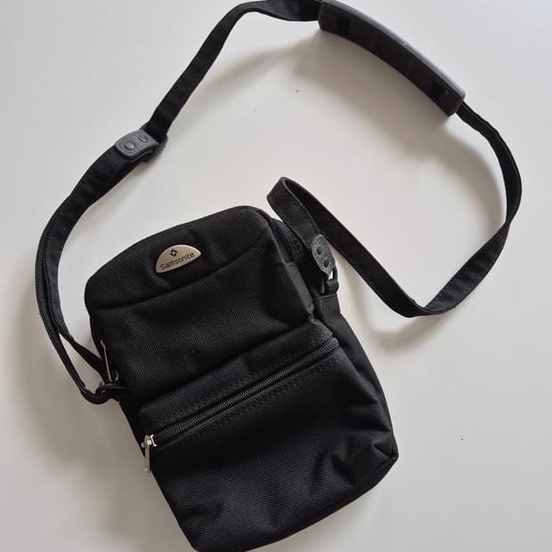 새상품급)샘소나이트 크로스백