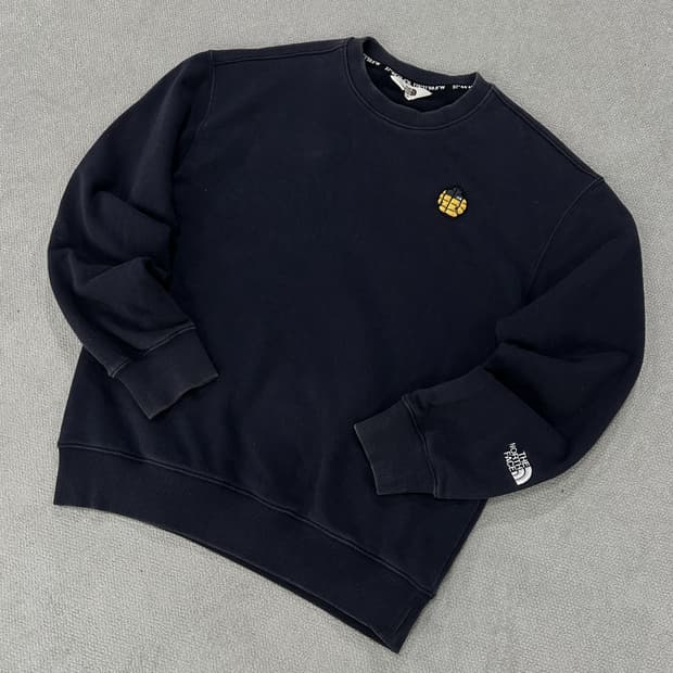 노스페이스 검정색 맨투맨 티셔츠 패치 s