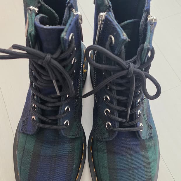 닥터마틴 1460 ZIP 타탄체크부츠