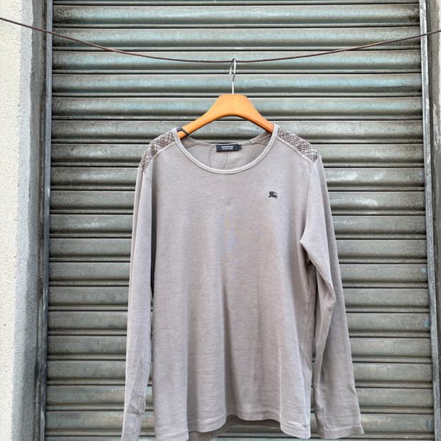 버버리 블랙라벨 슬리브 카키슬리브