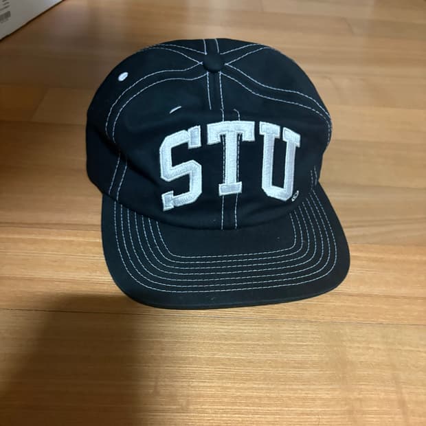 스투시 아치 스트랩백 볼캡