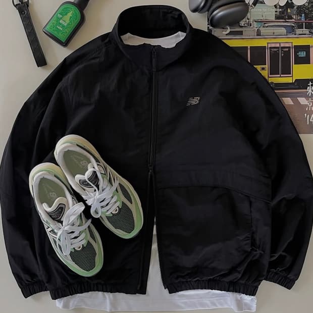 뉴발란스 바람막이