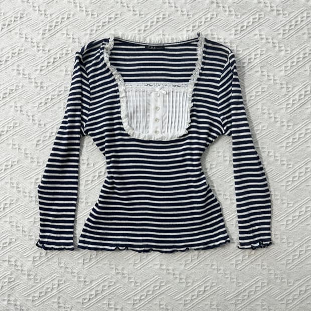 레이어드 버튼 넥 탑